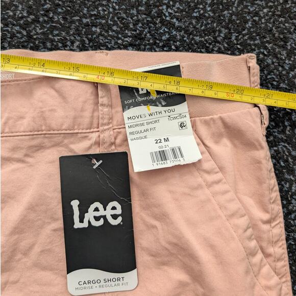 Lee Women's Regular Fit Mid Rise Cargo Short Elastic Waist Basque Size 22M - Picture 12 of 12